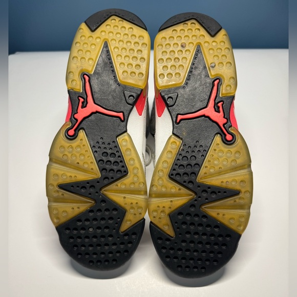 Air Jordan 6 retro white infrared sneakers, 6Y - Picture 7 of 14